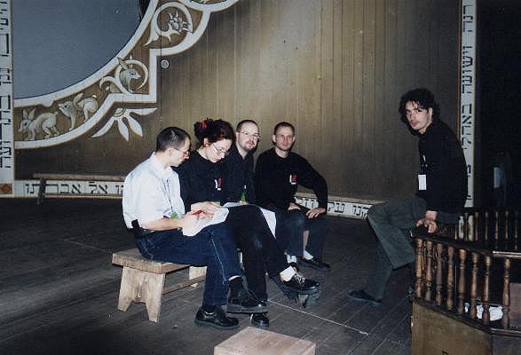 F�nf Kerzen, ein Becher, ... was ist eine "Torah"? 