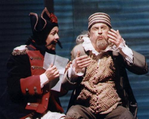 {Edward Randall with Thomas M�thger als Don Bartolo}