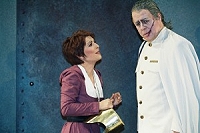 Jana Büchner as Iliia and Edward Randal as Idomeneo