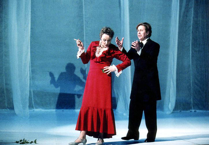 Regine K�bler as Olga and Edward Randall as Lenski